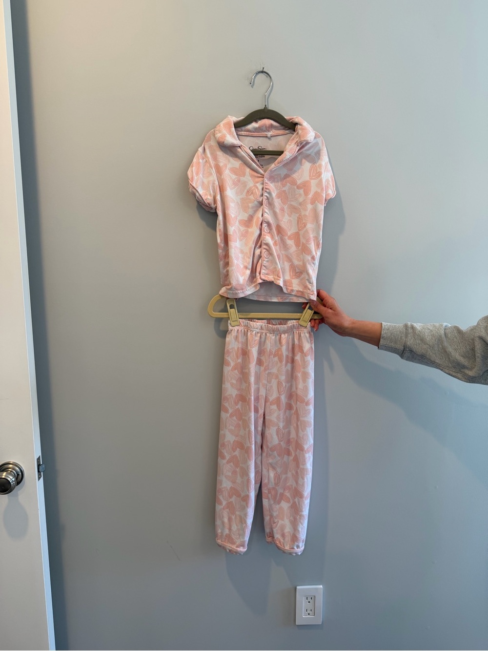 Jessica Simpson Pink Short-Sleeve Hooded Pajama Set with Heart Print